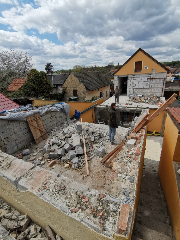 Rodinný dům Měšeni, Lázně – nová výstavba a rekonstrukce - foto 1