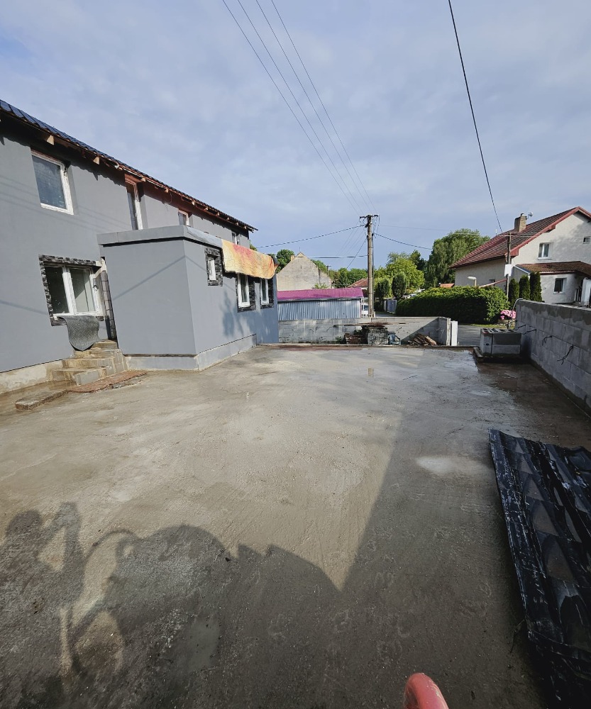 Rodinný dům Panoší Újezd – kompletní rekonstrukce - foto 1