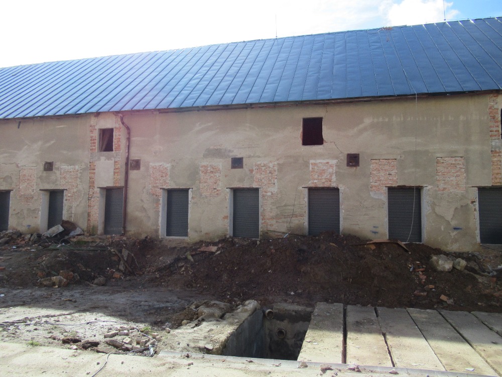 Hala Včelice – rekonstrukce a hrubá stavba - foto 1