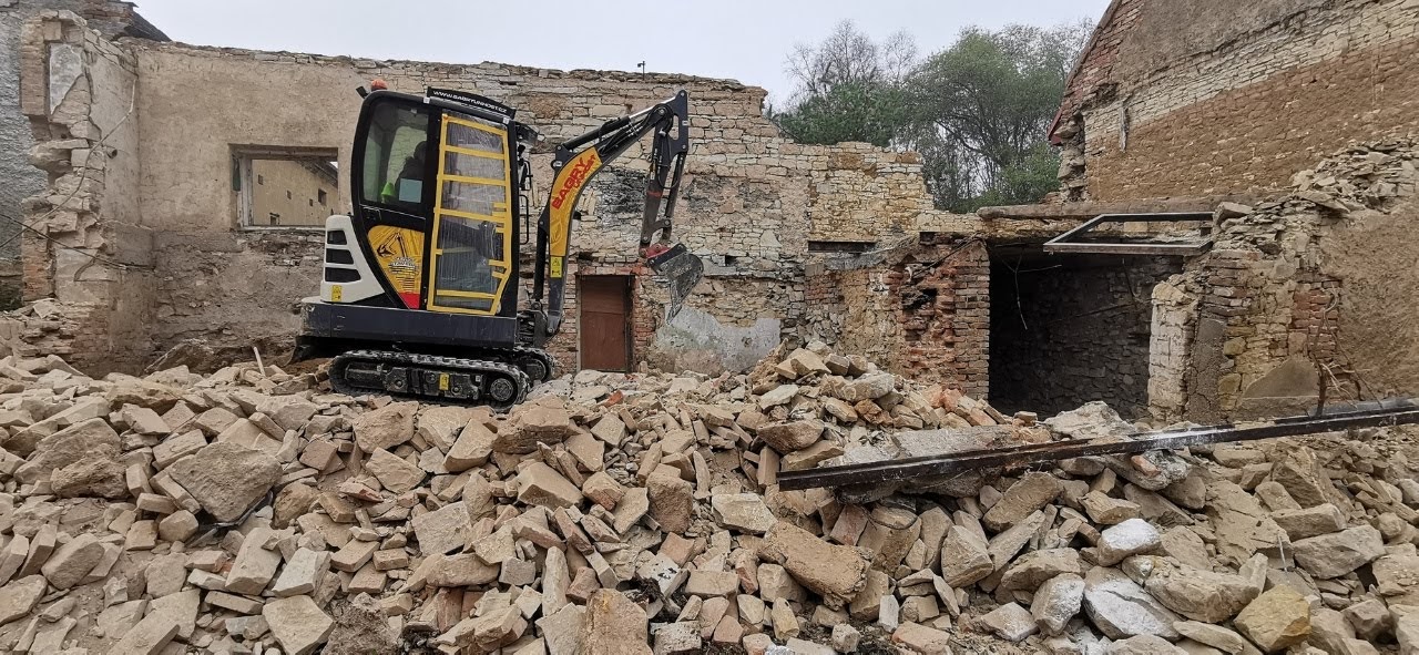 Demoliční a bourací práce