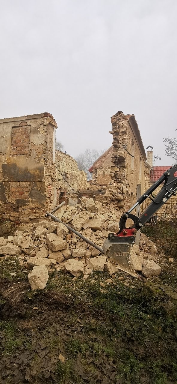 Demoliční a bourací práce