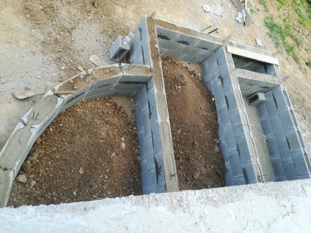 Schodiště, terasy a dlažba