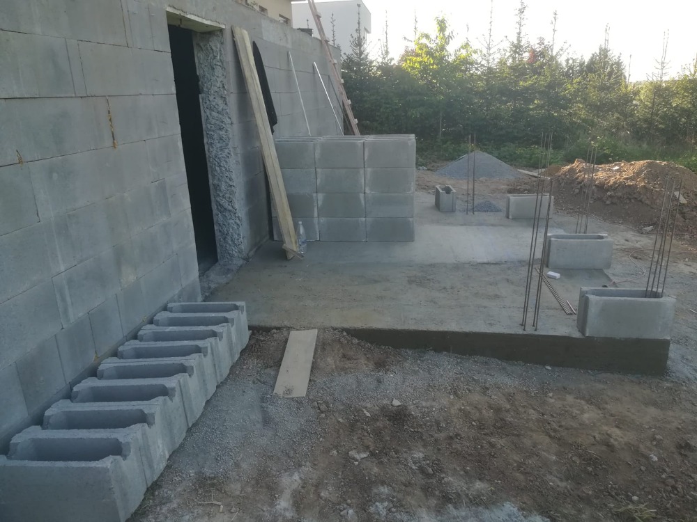 Schodiště, terasy a dlažba