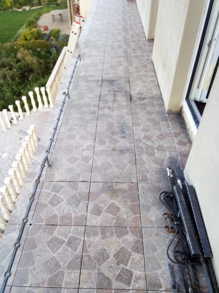 Schodiště, terasy a dlažba