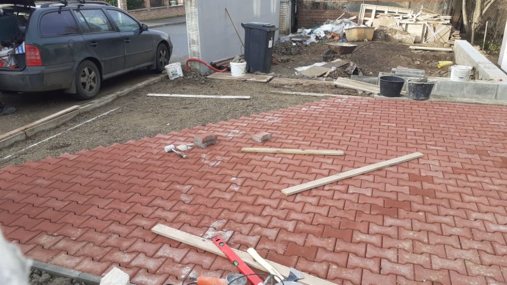 Schodiště, terasy a dlažba