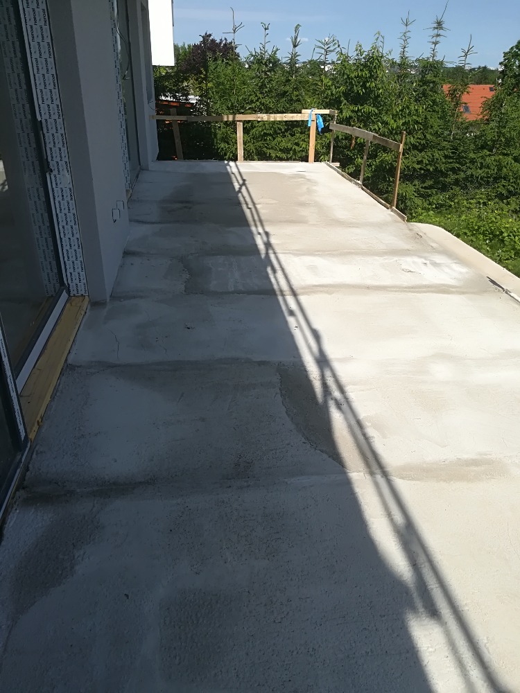 Schodiště, terasy a dlažba