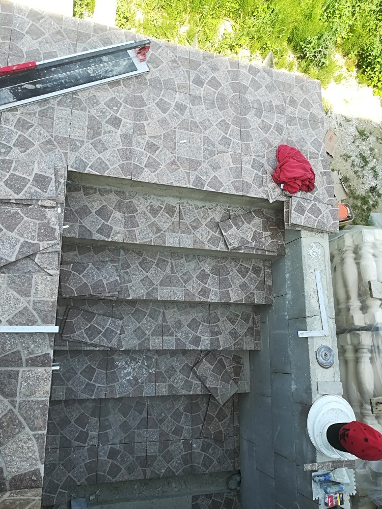 Schodiště, terasy a dlažba