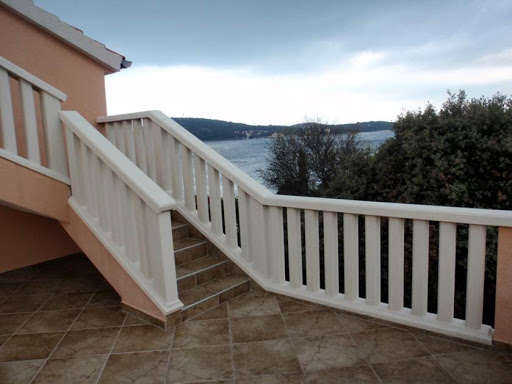 Terasa s balustrádou